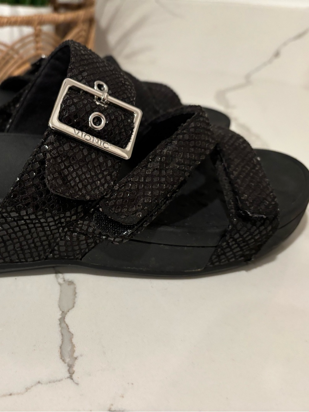 Vionic Rio Wedge Platform Black Reptile Embossed Sandals Buckles Womens Size 9 - Picture 3 of 12